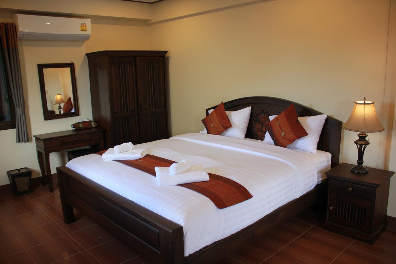 NanBaanKhun Hotel Ngoại thất bức ảnh
