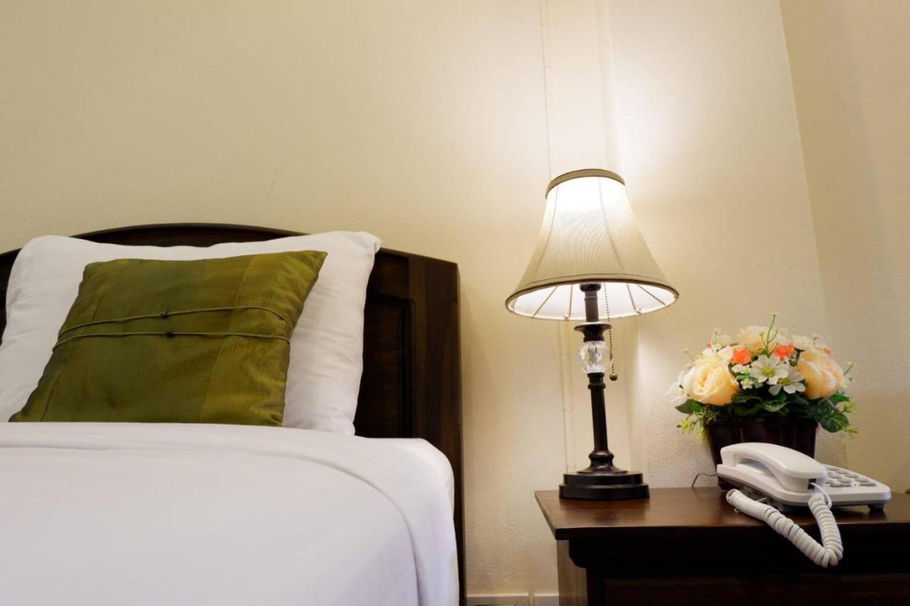 NanBaanKhun Hotel Ngoại thất bức ảnh