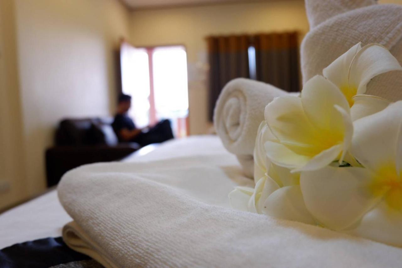 NanBaanKhun Hotel Ngoại thất bức ảnh